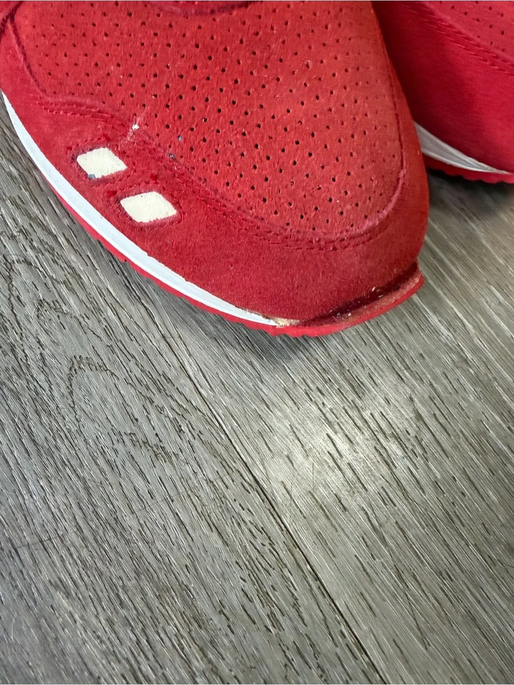 Asics Red and White Suede Trainer with Gold Lining - Picture 4 of 8